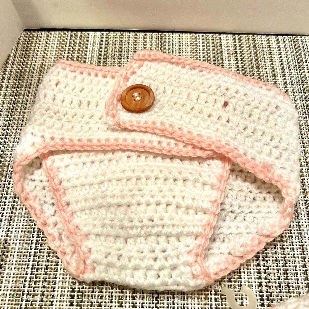 Baby Gift Basket. Ceramic diaper holder, knit hat and diaper cover bed sheet NEW